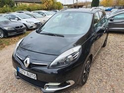 Schwarz Gebraucht 2016 Renault Scénic III Bose Edition Van / Kleinbus | 6.970 € (Etwas zu teuer)