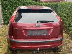 Rot Gebraucht 2005 Ford Focus Coupé | 2.400 € (Fairer Preis)