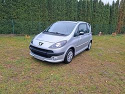 Silber Gebraucht 2008 Peugeot 1007 Van / Kleinbus | 1.200 €