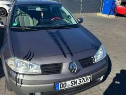 Grau Gebraucht 2005 Renault Mégane II Privilege Limousine | 4.100 € (Teuer)