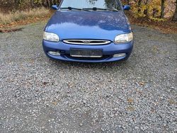 Violet Gebraucht 1997 Ford Escort Limousine | 1.800 € (Teuer)