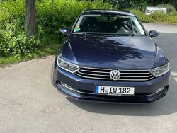 Blau Gebraucht 2015 VW Passat Kombi | 14.000 €