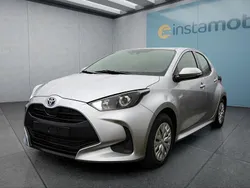 Silber Gebraucht 2023 Toyota Yaris Hybrid Kleinwagen | 20.799 € (Guter Preis)