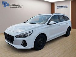 Weiß Gebraucht 2017 Hyundai i30 Comfort Kombi | 11.490 € (Teuer)