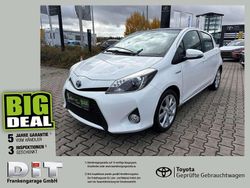 Schneeweiss Gebraucht 2014 Toyota Yaris Hybrid Club Kleinwagen | 10.989 € (Etwas zu teuer)