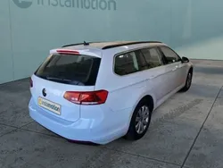 Weiß Gebraucht 2023 VW Passat Business Kombi | 29.100 € (Fairer Preis)