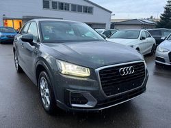 Grau Gebraucht 2018 Audi Q2 Design SUV | 17.999 €