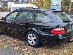 Schwarz Gebraucht 2004 Mercedes E220 Classic Limousine | 1.350 € (Superpreis)