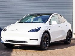 Weiß Gebraucht 2023 Tesla Model Y RWD SUV | 39.000 €