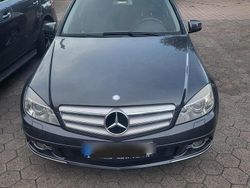 Grau Gebraucht 2010 Mercedes 220 Kombi | 4.500 €