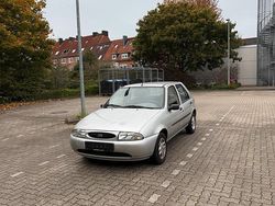 Silber Gebraucht 1998 Ford Fiesta Kleinwagen | 1.200 € (Fairer Preis)