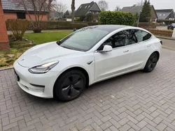 Weiß Gebraucht 2020 Tesla Model 3 Long Range Limousine | 27.400 € (Etwas zu teuer)