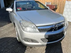 Silber Gebraucht 2006 Opel Astra Cabriolet Edition Cabrio | 4.000 € (Fairer Preis)