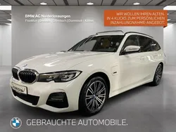 Weiß Gebraucht 2022 BMW 330e M Sport Kombi | 32.970 € (Fairer Preis)