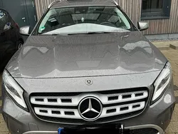 Grau Gebraucht 2019 Mercedes GLA200 SUV | 23.000 € (Fairer Preis)