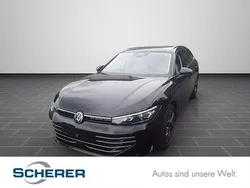 Grenadillschwarz metallic Gebraucht 2024 VW Passat Elegance Kombi | 45.950 € (Guter Preis)