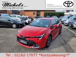 Rot Neu 2024 Toyota Corolla Team Kombi | 31.880 €