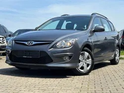 Grau Gebraucht 2011 Hyundai i30 Edition Kombi | 2.650 € (Fairer Preis)