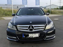 Schwarz Gebraucht 2013 Mercedes C220 Avantgarde Limousine | 7.900 € (Fairer Preis)
