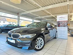 Schwarz ii Gebraucht 2021 BMW 318 Advantage Kombi | 17.990 €