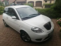 Weiß Gebraucht 2009 Lancia Ypsilon Kleinwagen | 2.500 € (Fairer Preis)