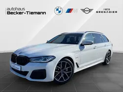 Alpinweiß uni Gebraucht 2024 BMW 530e M Sport Kombi | 46.786 € (Fairer Preis)