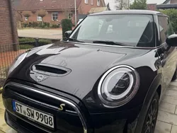 Schwarz Gebraucht 2022 Mini Cooper SE Classic Kleinwagen | 18.299 € (Fairer Preis)