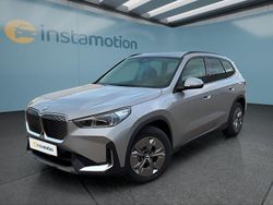 Grau Gebraucht 2025 BMW iX1 SUV | 43.899 € (Fairer Preis)