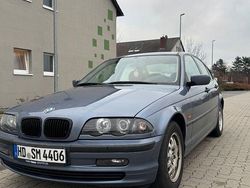 Blau Gebraucht 2000 BMW 318 Limousine | 2.850 € (Fairer Preis)