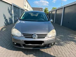 Grau Gebraucht 2006 VW Golf V Edition Limousine | 2.390 € (Fairer Preis)