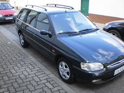 Grün Gebraucht 1997 Ford Escort Kombi | 999 € (Teuer)