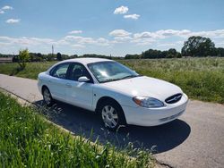 Weiß Gebraucht 2002 Ford Taurus SE Limousine | 2.990 €