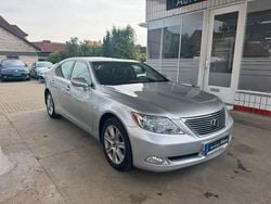 Silber Gebraucht 2007 Lexus LS460 Limousine | 15.999 €