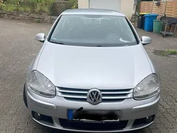 Silber Gebraucht 2006 VW Golf V Kleinwagen | 2.000 € (Fairer Preis)