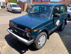 Grün Gebraucht 2018 Lada Urban SUV | 9.450 € (Fairer Preis)