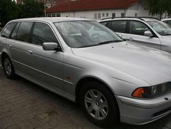 Titansilber metallic Gebraucht 2003 BMW 525 Kombi | 5.499 € (Fairer Preis)