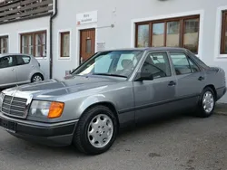 Grau Gebraucht 1989 Mercedes 300 Limousine | 7.990 €