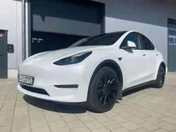Weiß Gebraucht 2022 Tesla Model Y Long Range SUV | 44.890 €