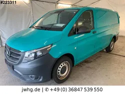 Grün Gebraucht 2021 Mercedes Vito Van / Kleinbus | 17.950 €