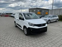 Weiß Gebraucht 2022 Peugeot Partner Premium Van / Kleinbus | 12.990 € (Guter Preis)