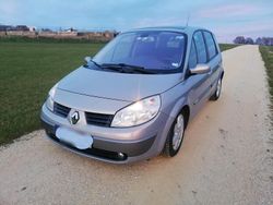 Andere farben Gebraucht 2005 Renault Scénic II Van / Kleinbus | 1.999 € (Fairer Preis)