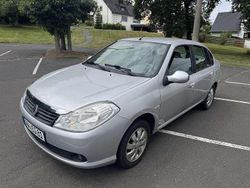 Silber Gebraucht 2013 Renault Clio IV Dynamique Limousine | 2.999 € (Superpreis)