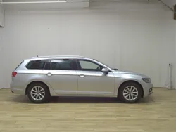 Silber Gebraucht 2022 VW Passat Business Kombi | 16.280 € (Guter Preis)