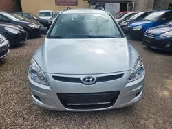 Silber Gebraucht 2008 Hyundai i30 Classic Kombi | 2.680 € (Guter Preis)