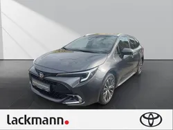 Grau Gebraucht 2024 Toyota Corolla Team Kombi | 28.990 € (Guter Preis)