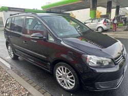 Schwarz Gebraucht 2013 VW Touran Van / Kleinbus | 6.990 € (Guter Preis)