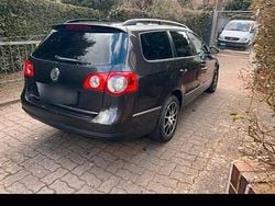 Violet Gebraucht 2006 VW Passat Kombi | 2.500 € (Etwas zu teuer)