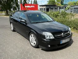 Schwarz Gebraucht 2002 Opel Vectra Limousine | 600 €