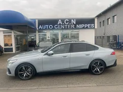 Brooklyn grau metallic Gebraucht 2024 BMW 540 M Sport Limousine | 78.800 €