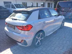 Pfeilgrau perleffekt/ mythosschw pfeilgrau perleffekt/ mythosschw Gebraucht 2021 Audi A1 Sportback S-Line Kleinwagen | 23.845 € (Fairer Preis)